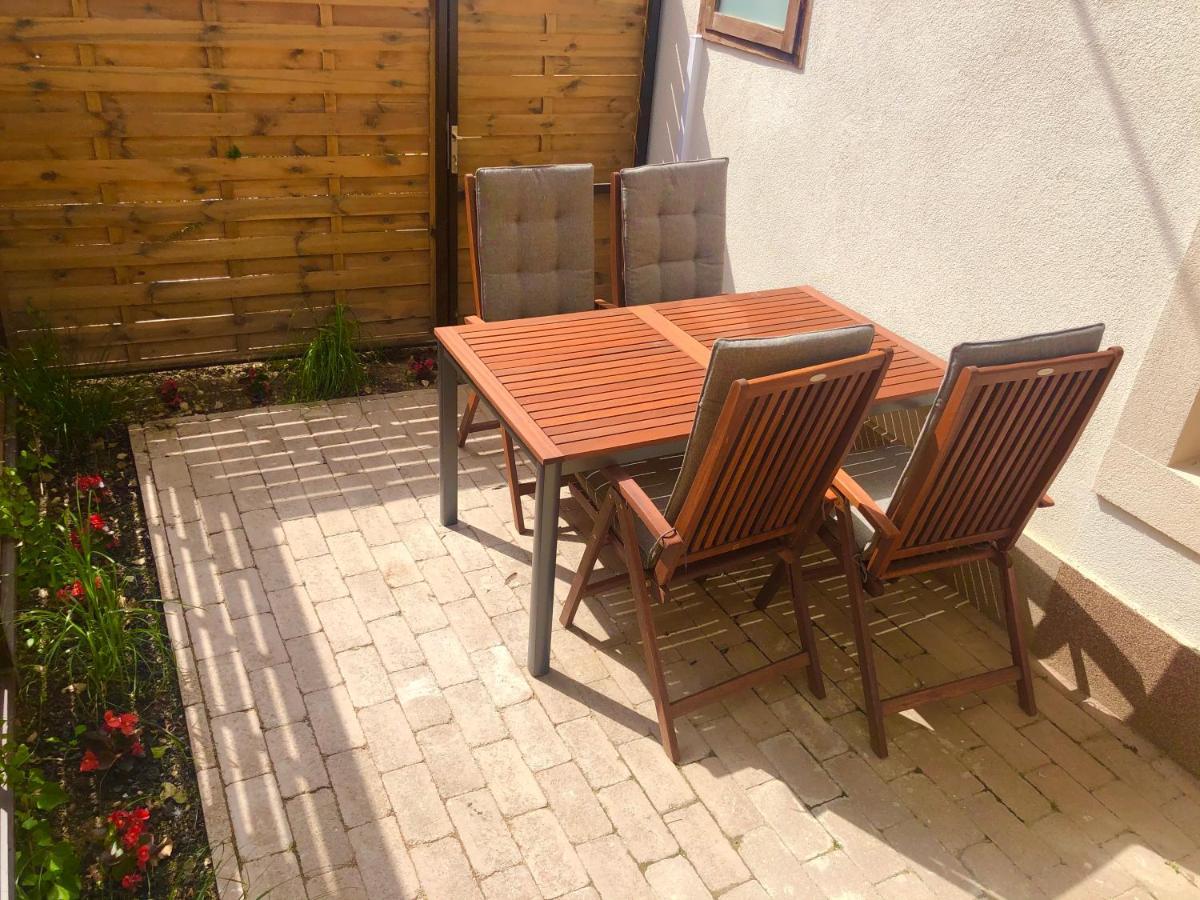 Boroka Apartman Belvaros Veszprém Екстериор снимка